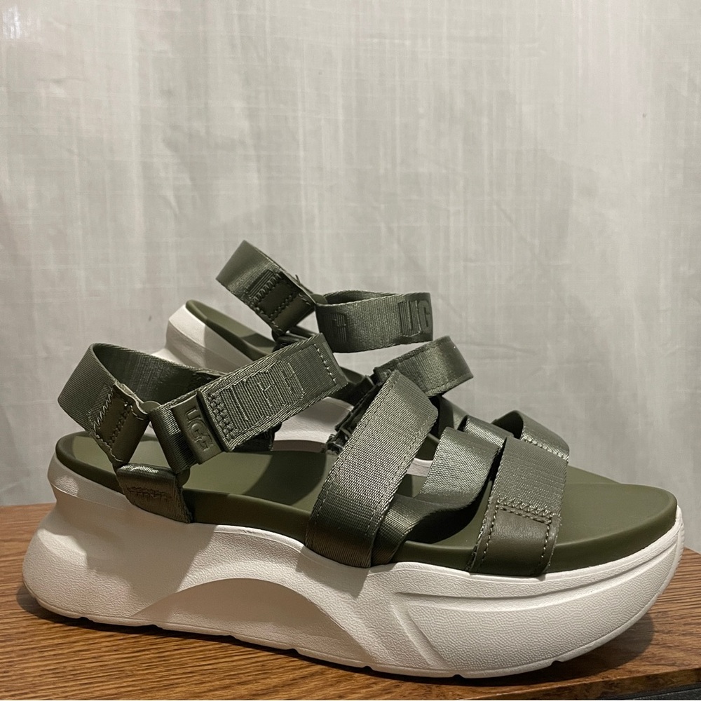 UGG Women's Green Strappy Platform Sandals, size W 8.5